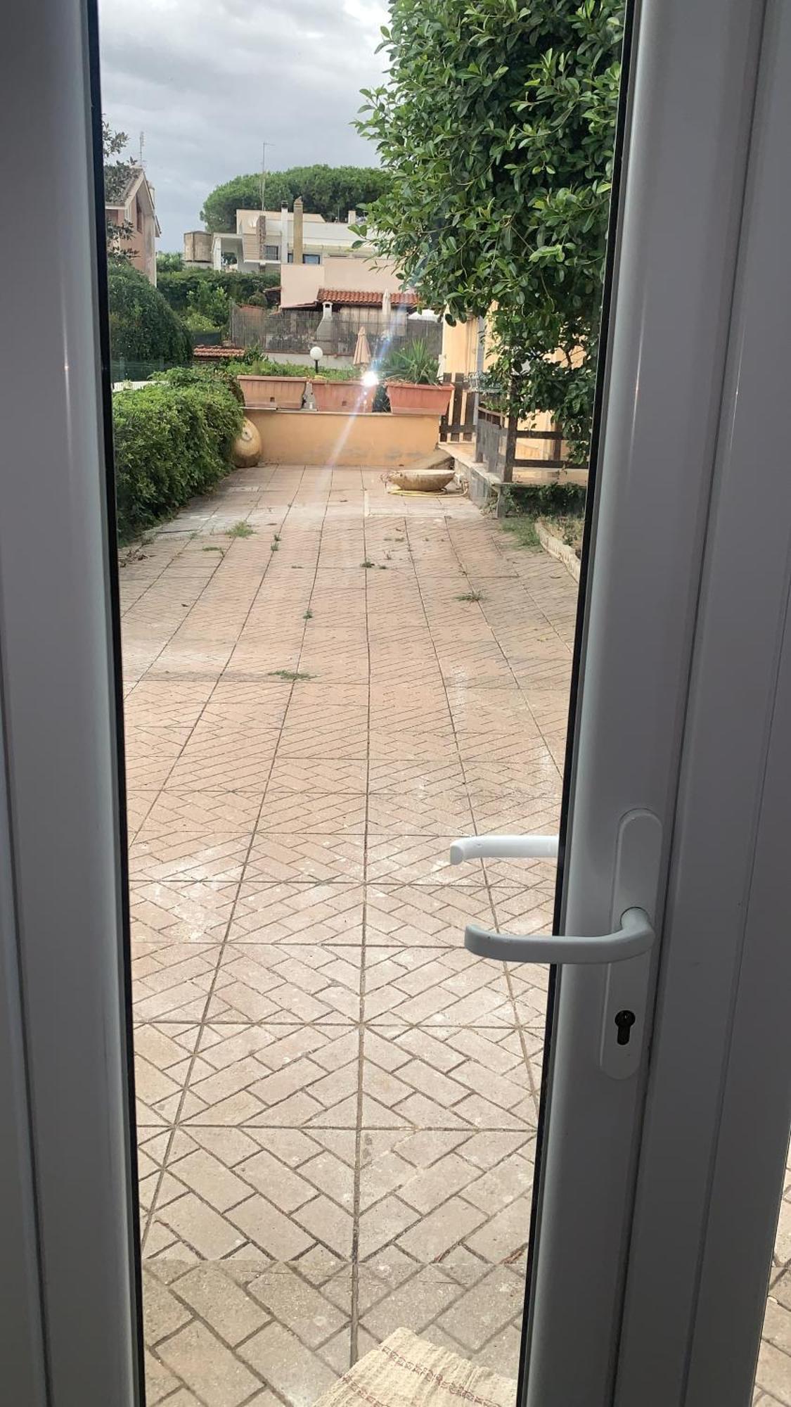 B&B Civitavecchia La Casetta Con Giardino Extérieur photo